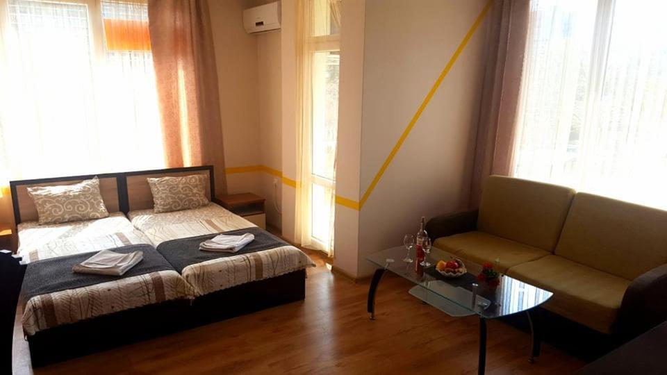 Family Hotel Solar Central 阳光海滩 外观 照片