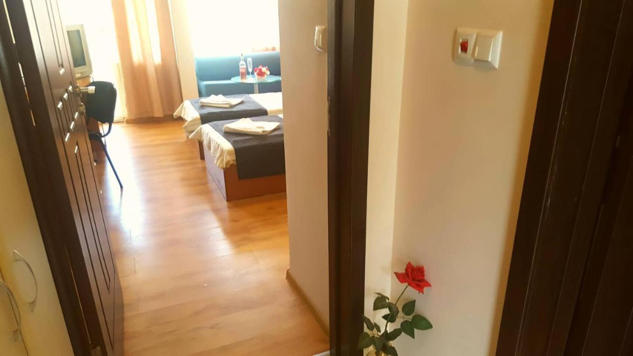 Family Hotel Solar Central 阳光海滩 外观 照片