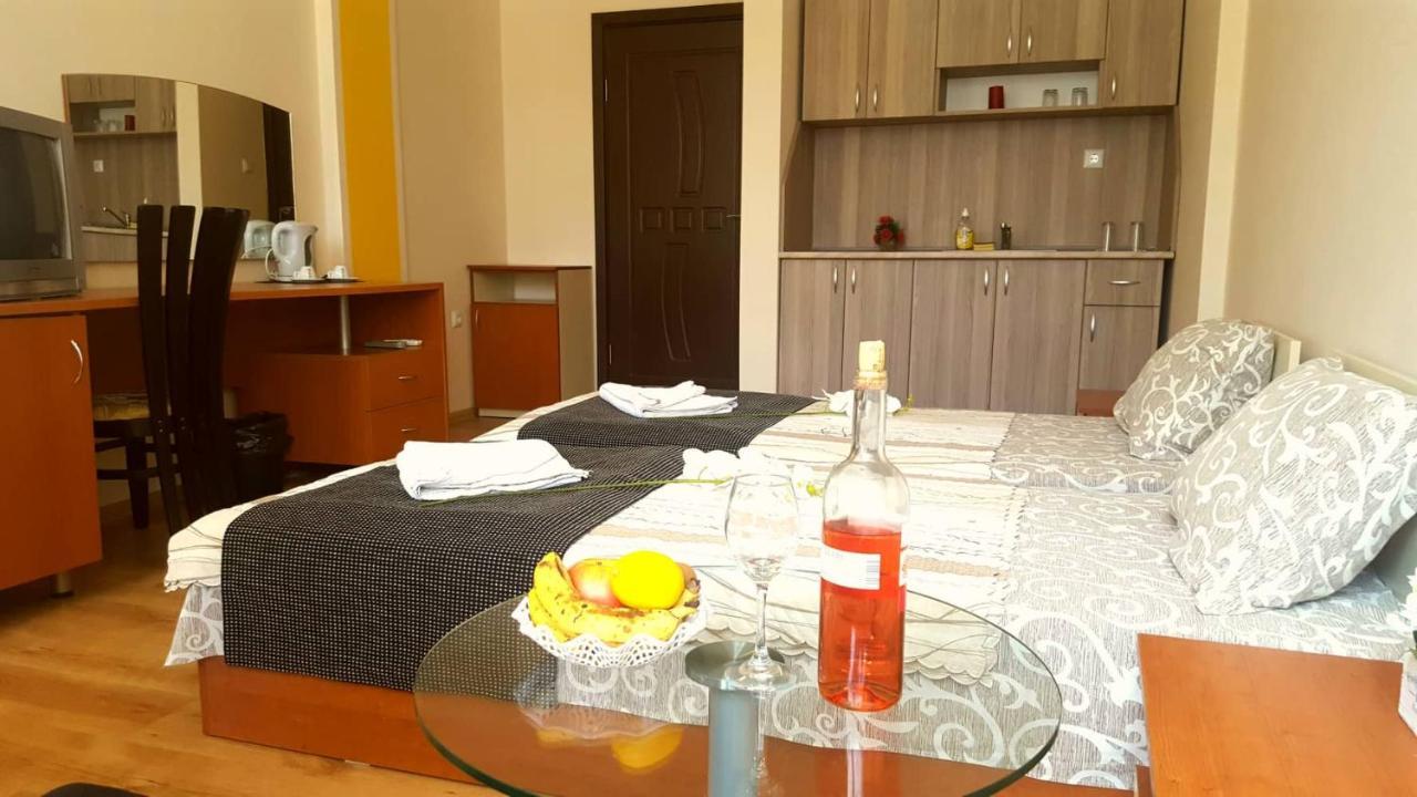 Family Hotel Solar Central 阳光海滩 外观 照片